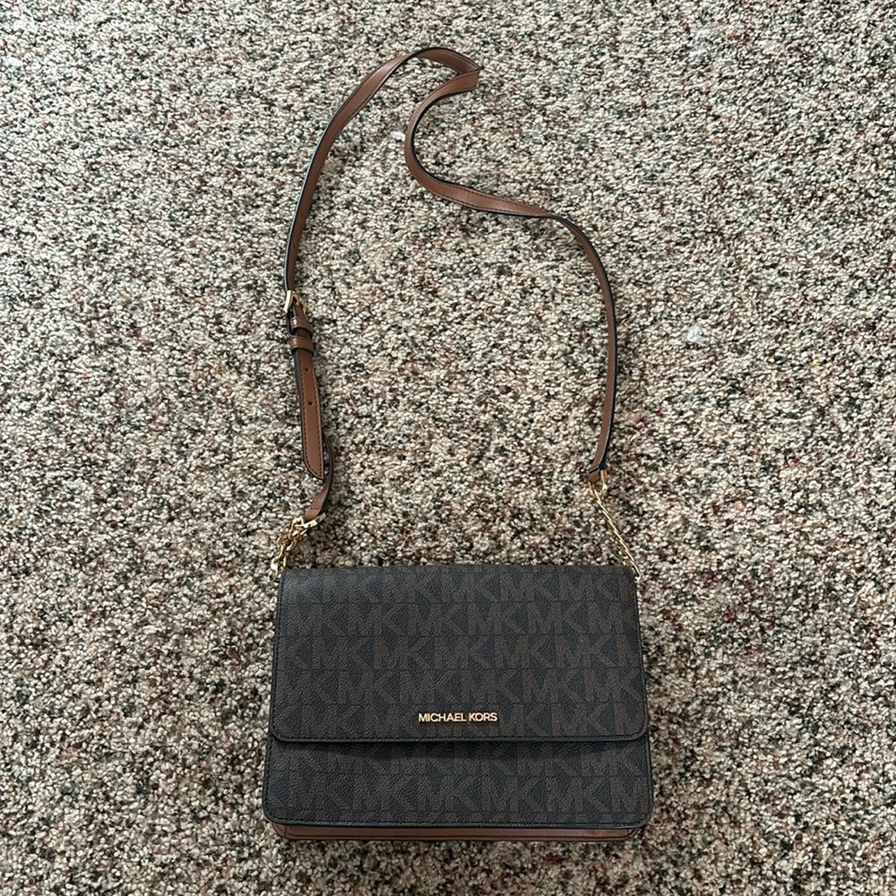 Michael kors crossbody purse